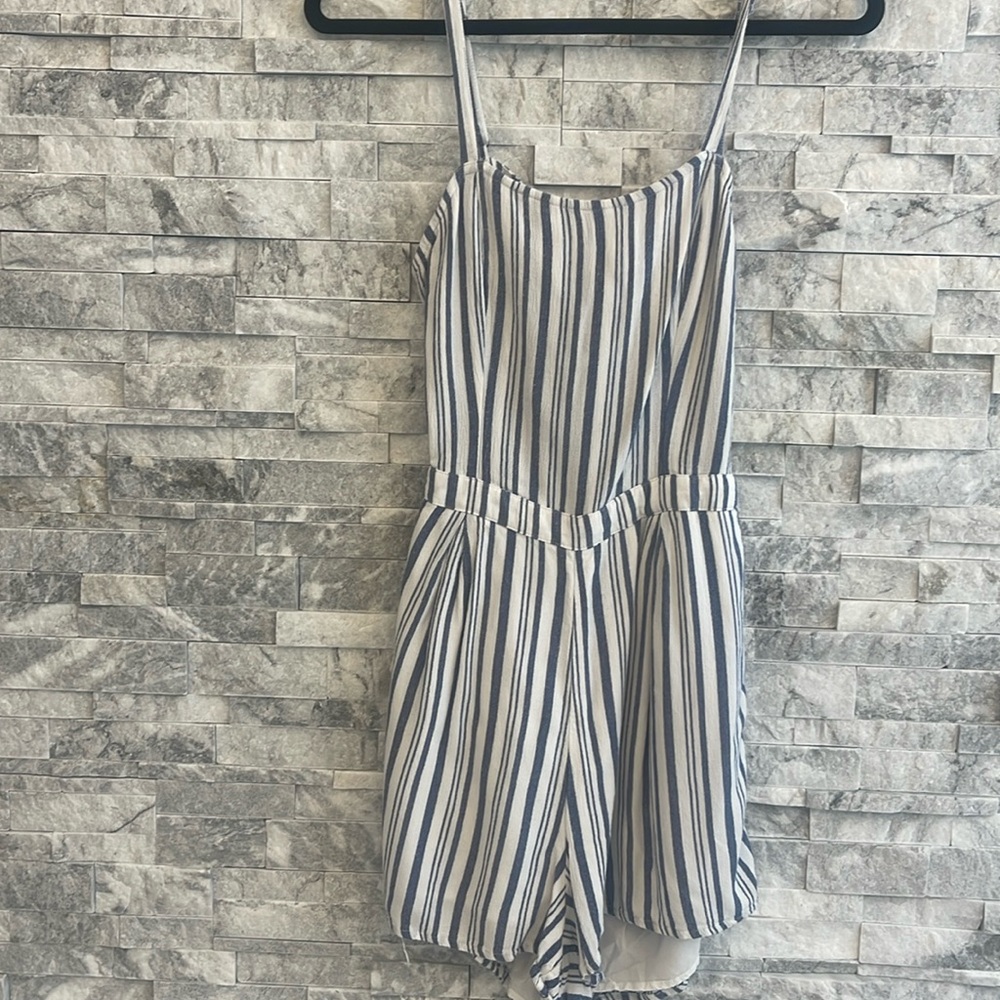 Hollister romper